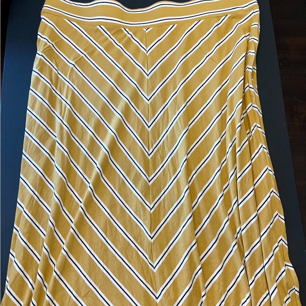 Maxi skirt - dress barn - size 2x